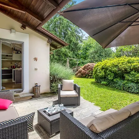 Villa Il Gioiellino: Lake Maggiore Villa With Inside Pool And Sauna