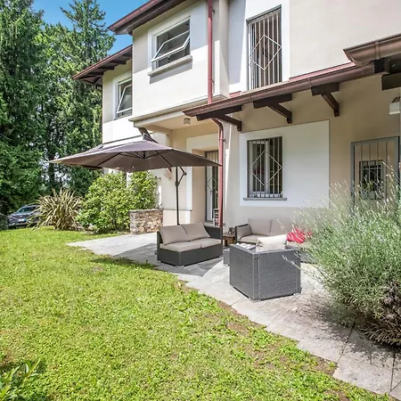 Villa Il Gioiellino: Maggiore With Inside Pool And Sauna Gignese